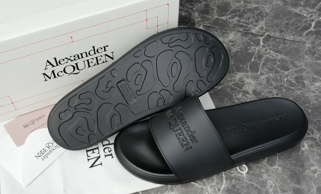 Alexander McQueen Shoe 